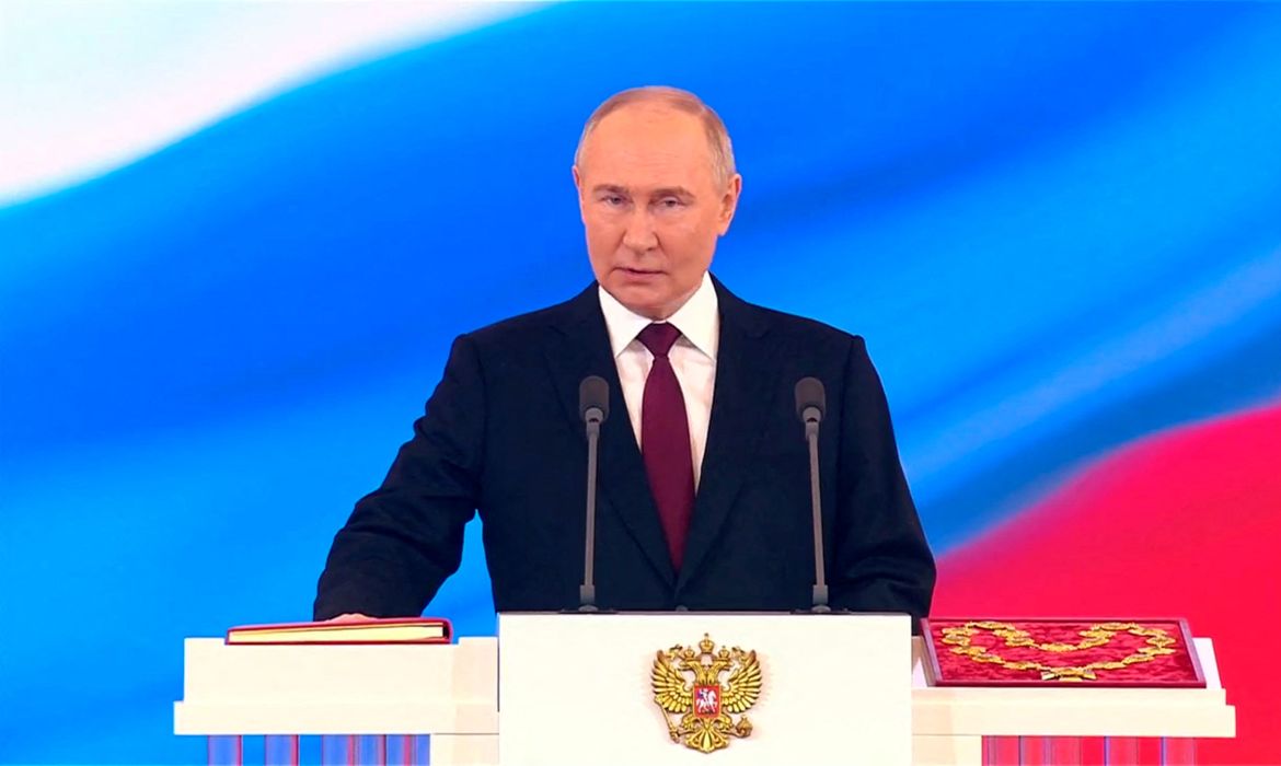 Vladimir Putin durante posse em Moscou
7/5/2024   Kremlin.ru/Divulgação via REUTERS