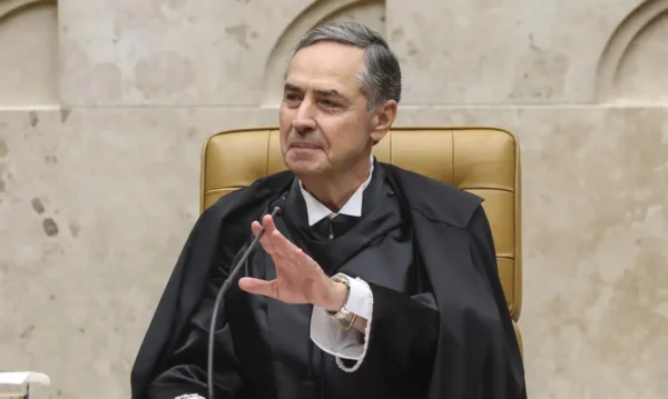 Brasília (DF), 28/09/2023, O ministro da Justiça, Flavio Dino, durante a cerimônia de posse do ministro Luís Roberto Barroso, no cargo de presidente do Supremo Tribunal Federal (STF). Foto: Valter Campanato/Agência Brasil
