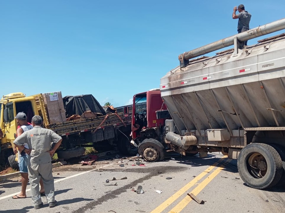 Acidente envolve dois caminhões e carro SUV na BR-101 Norte, na Grande Natal — Foto: Cedida