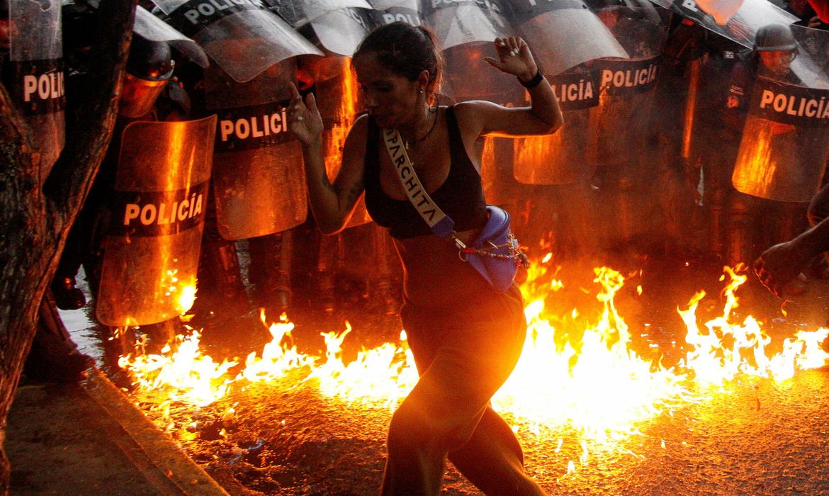 Protesto na cidade venezuelana de Puerto La Cruz
29/7/2024    REUTERS/Samir Aponte