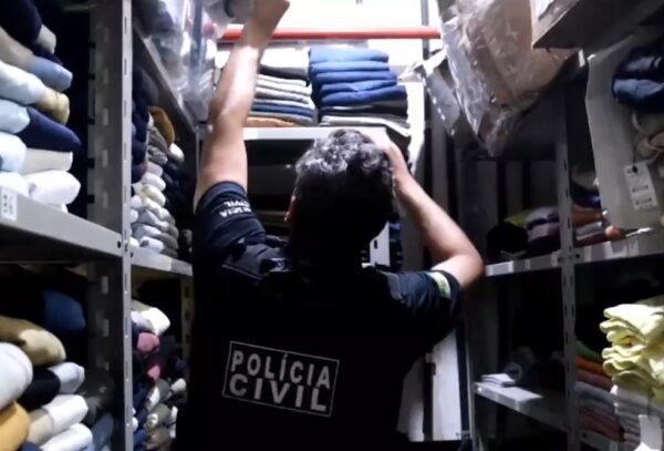 Polícia Civil cumpriu mandados de busca e apreensão em lojas em Natal e Parnamirim — Foto: Divulgação/PCRN