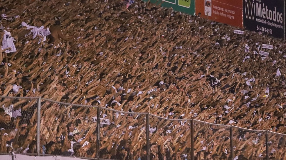 ABC x Vitória, torcida do ABC, Frasqueirão — Foto: Alexandre Lago