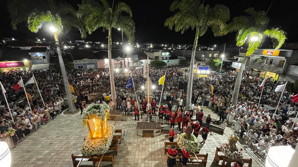 Após a procissão, uma missa marcou o encerramento do festejo — Foto: César Lima