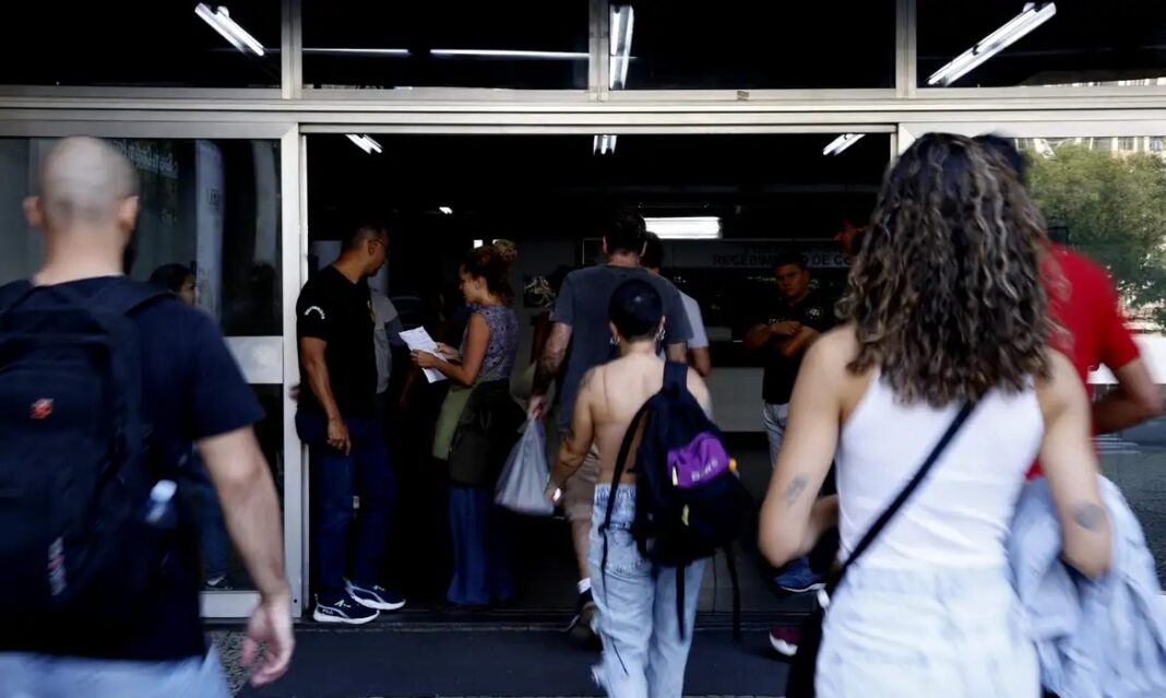 Cerca de 1 milhão de pessoas fizeram as provas no último domingo (18). Foto: Tânia Rêgo/Agência Brasil