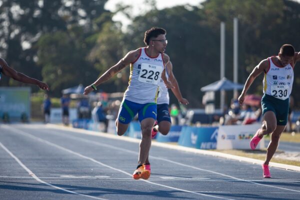 Hygor Gabriel Soares é ouro nos 100m rasos do Brasileiro Interclubes Sub-23 — Foto: Gustavo Alves/CBAt