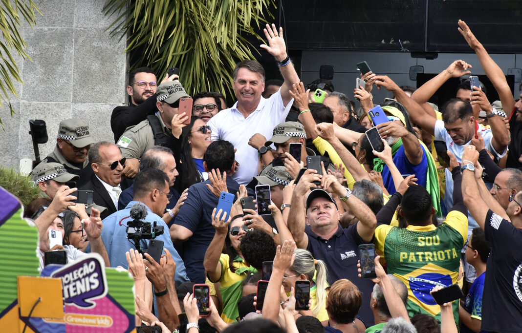 Policiais Militares que estão trabalhando na visita do ex-presidente estão sob vigilância do CPC - Foto: Adriano Abreu