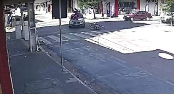 Carro atropelou motociclista em Mossoró — Foto: Reprodução
