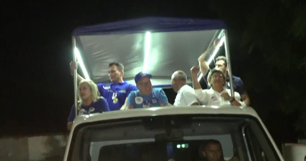 Paulinho Freire fez campanha na Zona Norte de Natal nesta segunda-feira — Foto: Reprodução/Inter TV Cabugi