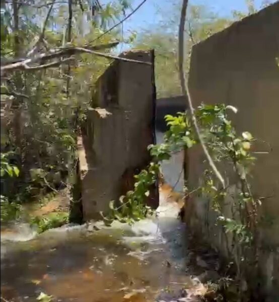 Canal do Pataxó rompeu no interior do RN — Foto: Reprodução