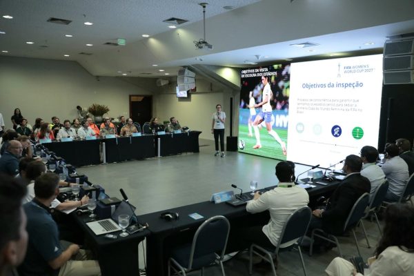Comitiva da Fifa visita Natal — Foto: Carmen Félix