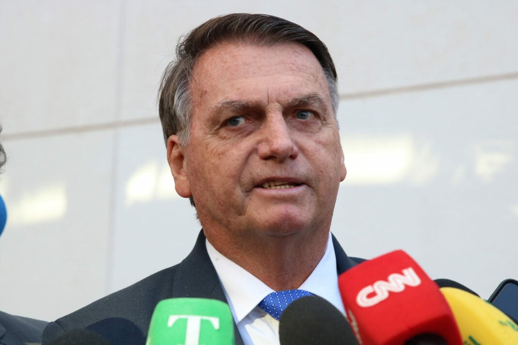 Ex-presidente voltou a criticar partidos de esquerda em suas redes sociais